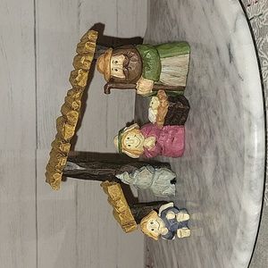 Giftco "Blessed Family" Nativity Scene